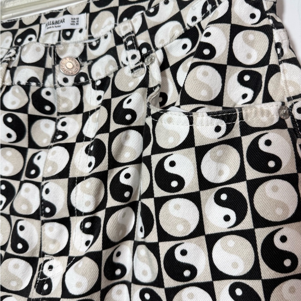 Pull & Bear Yinyang Patterned Straight Leg Jeans … - image 3